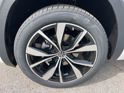 New 2026 Volkswagen Atlas SEL Premium R-Line AWD/4WD image 7
