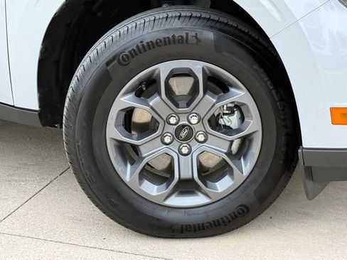 Used 2025 Ford Maverick XLT w/ XLT Luxury Package AWD/4WD image 2