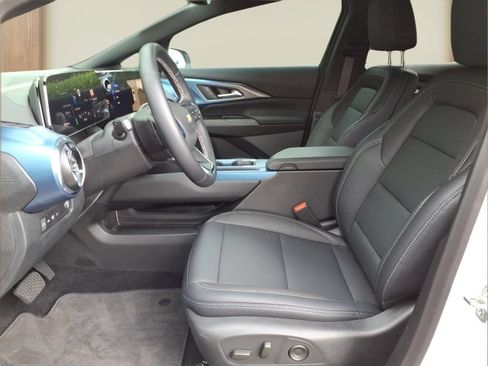 New 2026 Chevrolet Equinox EV LT FWD image 16