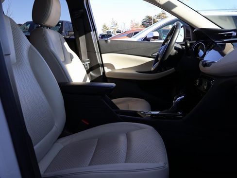 Used 2022 Buick Encore GX Essence w/ Sport Touring Package image 7