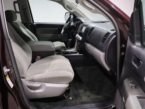 Used 2016 Toyota Sequoia SR5 AWD/4WD image 21