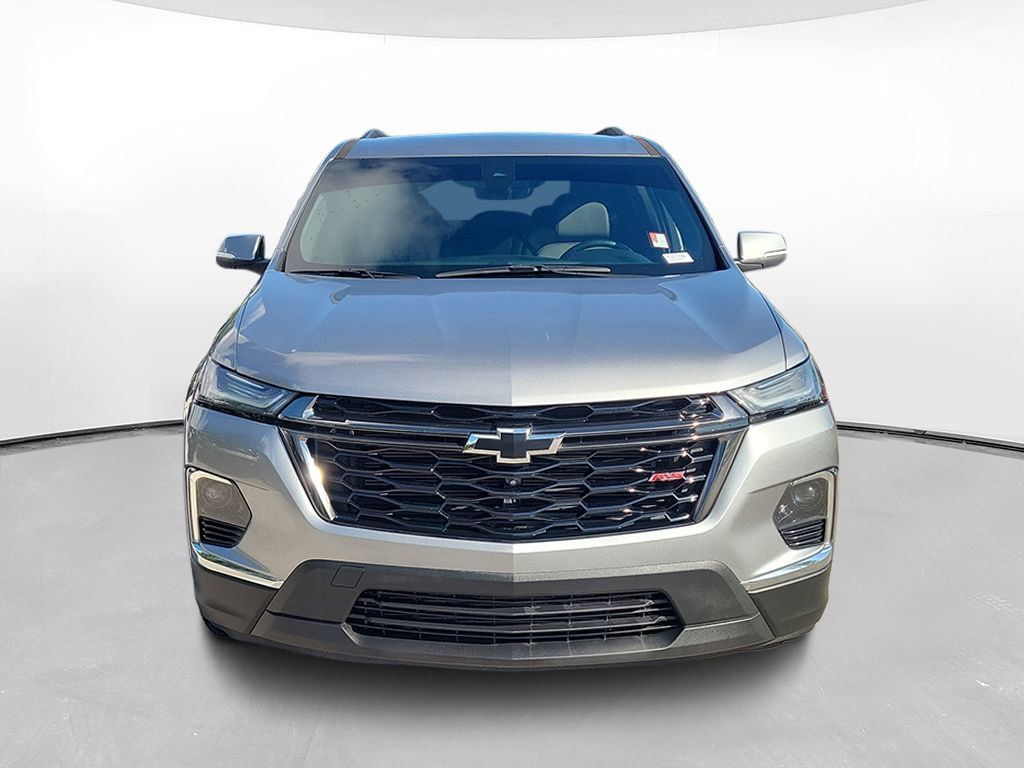 Used 2023 Chevrolet Traverse RS FWD image 2
