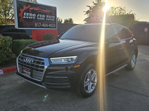 Used 2019 Audi Q5 2.0T Premium w/ Convenience Package image 1