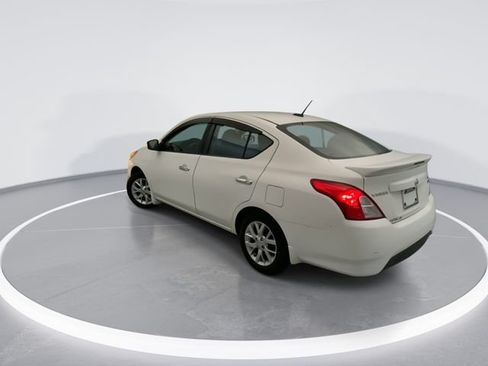 Used 2017 Nissan Versa SV w/ SV Special Edition Package FWD image 4