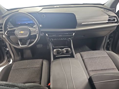 Certified 2024 Chevrolet Traverse LT w/ Trailering Package FWD image 11