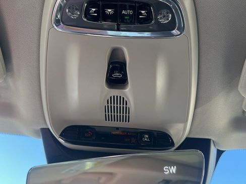 Used 2018 Volvo XC90 T6 Momentum w/ Convenience Package AWD/4WD image 15