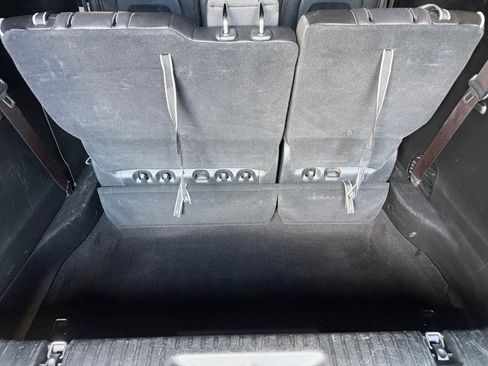 Used 2025 Chrysler Pacifica Limited FWD image 19