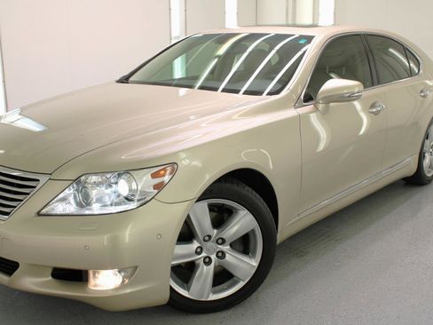 Used 2012 Lexus LS 460 w/ Luxury Value Edition RWD image 13