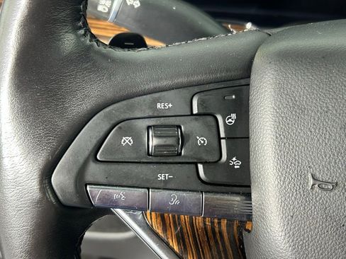 Used 2021 Cadillac Escalade ESV Premium Luxury AWD/4WD image 32