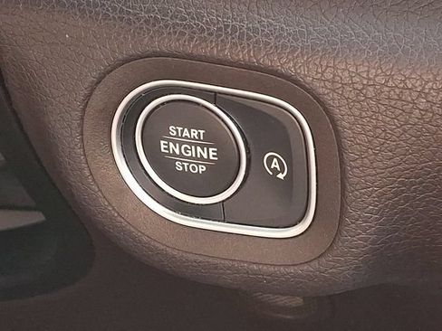 Used 2021 Mercedes-Benz GLS 450 4MATIC image 28