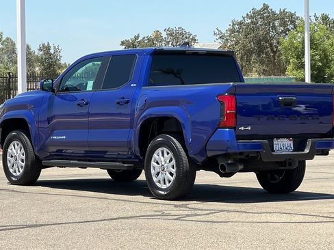 Certified 2025 Toyota Tacoma SR5 AWD/4WD image 7