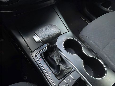 Used 2020 Kia Sorento AWD V6 image 28