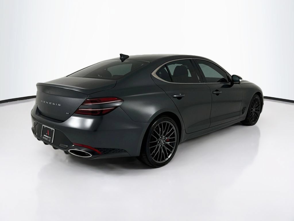 Used 2022 Genesis G70 3.3T Launch Edition RWD image 9