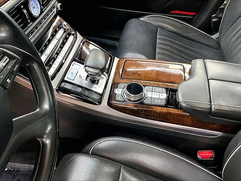 Used 2019 Genesis G90 5.0 Ultimate RWD image 12