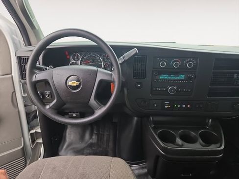 Used 2019 Chevrolet Express 2500 image 10