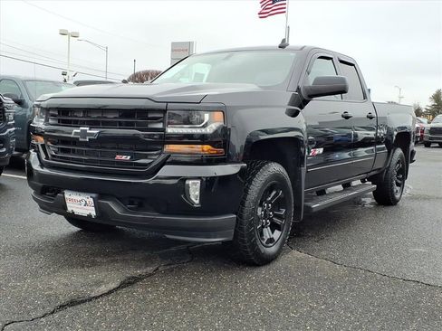Used 2016 Chevrolet Silverado 1500 LT w/ Midnight Edition image 3