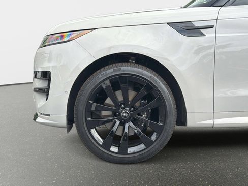 Used 2025 Land Rover Range Rover Sport Dynamic SE AWD/4WD image 13