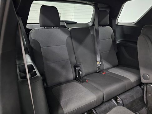 Used 2022 Chevrolet Traverse LT FWD image 28