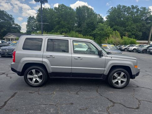 Used 2016 Jeep Patriot High Altitude FWD image 4