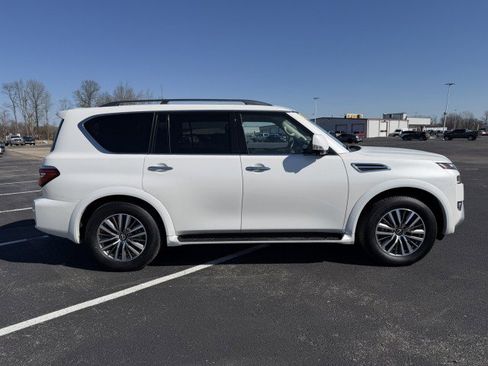 Used 2023 Nissan Armada SL image 6