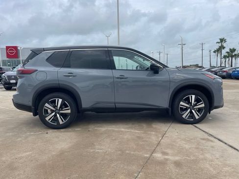 Used 2024 Nissan Rogue SL AWD/4WD image 6