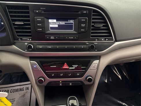 Used 2018 Hyundai Elantra SE image 31