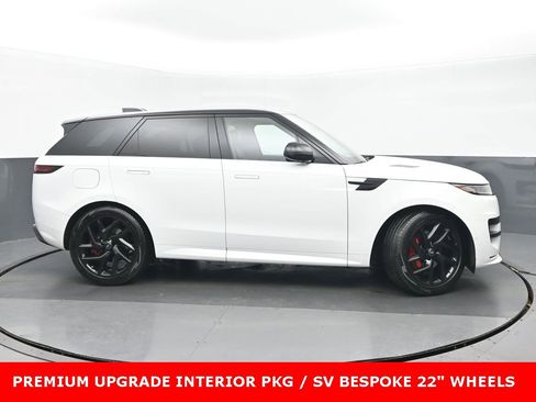 Used 2024 Land Rover Range Rover Sport Dynamic SE image 2