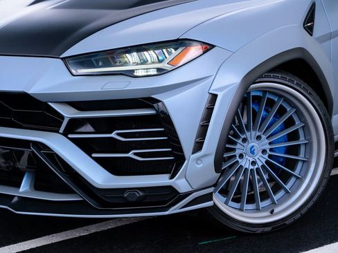 Used 2022 Lamborghini Urus AWD/4WD image 3