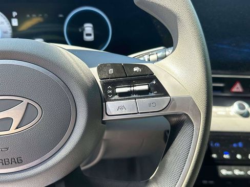 Used 2024 Hyundai Elantra SEL FWD image 19