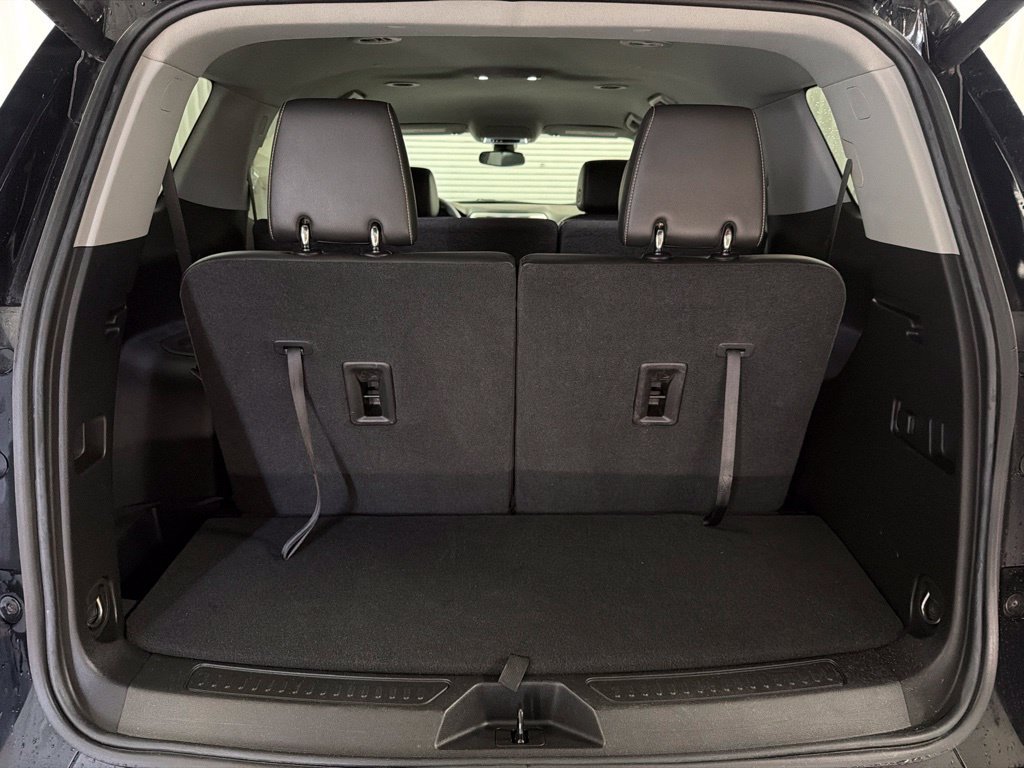 Used 2023 GMC Acadia SLT FWD image 19
