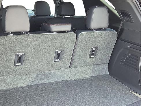 Used 2026 Chevrolet Traverse RS image 8