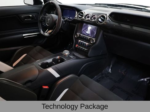 Used 2022 Ford Mustang Shelby GT500 w/ Carbon Fiber Track Pack RWD image 16