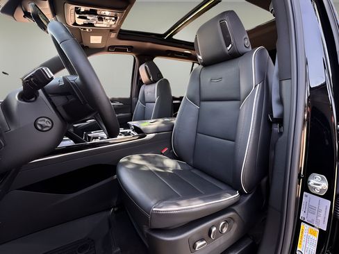 Used 2025 Cadillac Escalade Sport w/ Touring Package AWD/4WD image 6