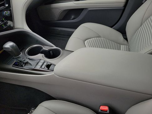 Used 2024 Toyota Camry SE w/ Audio Upgrade Package FWD image 20