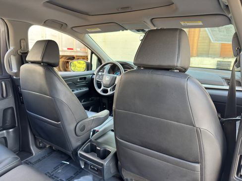 Used 2024 Honda Odyssey EX-L image 35