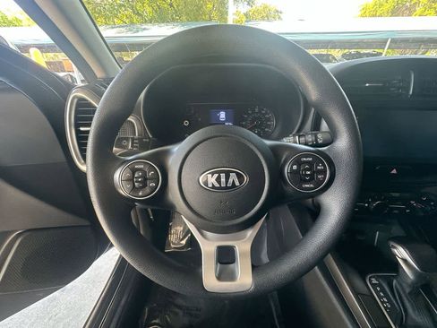 Used 2020 Kia Soul S FWD image 15