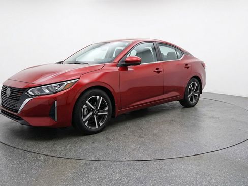 Used 2025 Nissan Sentra SV image 3