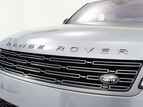 Used 2023 Land Rover Range Rover Sport SE image 9