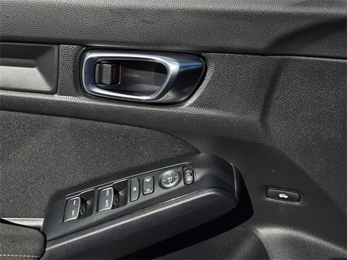 Used 2025 Honda Civic Sport image 22