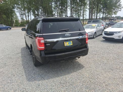 Used 2018 Ford Expedition XLT w/ Equipment Group 202A AWD/4WD image 3