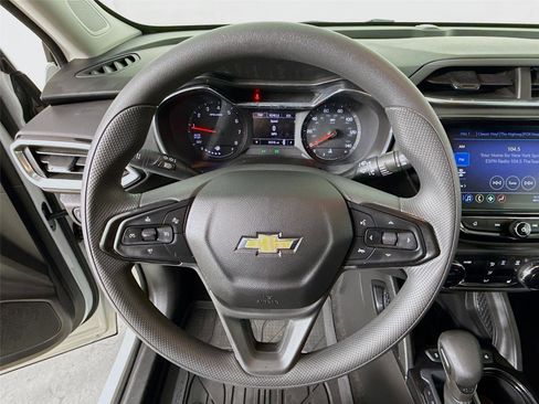 Used 2023 Chevrolet TrailBlazer LT w/ Convenience Package image 12