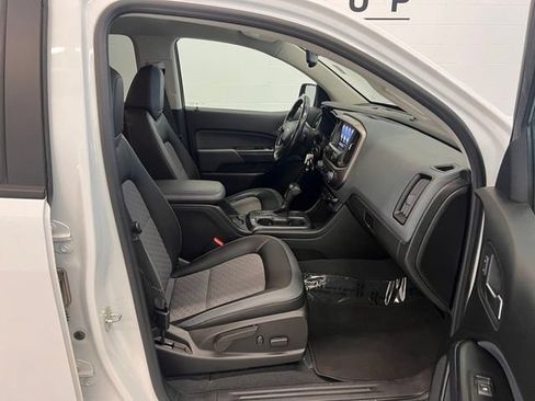 Used 2019 Chevrolet Colorado Z71 AWD/4WD image 12