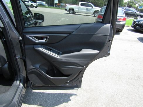 Used 2021 Subaru Forester Premium AWD/4WD image 22