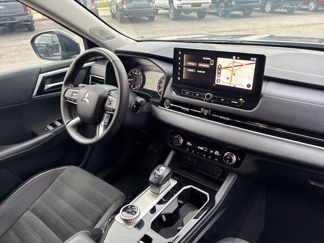 Used 2025 Mitsubishi Outlander SE FWD image 52