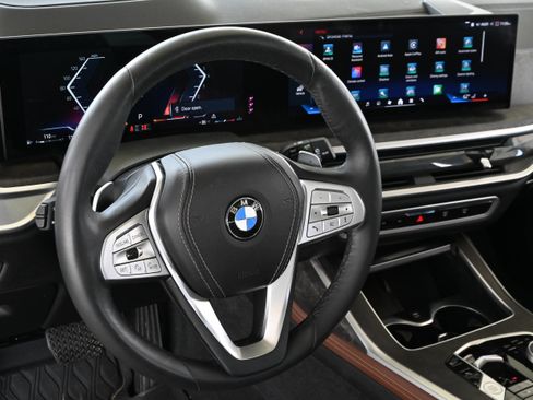 Certified 2025 BMW X7 xDrive40i AWD/4WD image 15