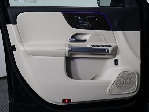 New 2026 Mercedes-Benz GLB 250 image 7