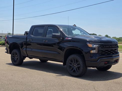 New 2026 Chevrolet Silverado 1500 Custom Trail Boss AWD/4WD image 3