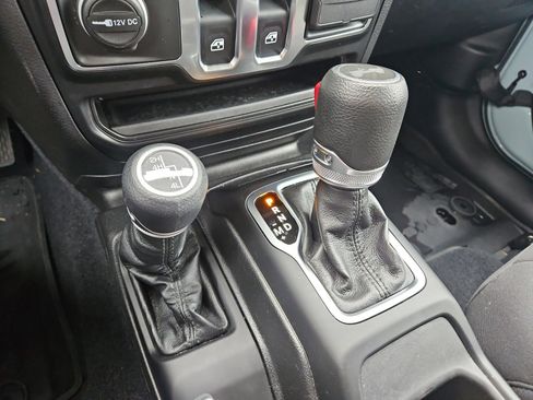 Used 2023 Jeep Wrangler Sport S image 24