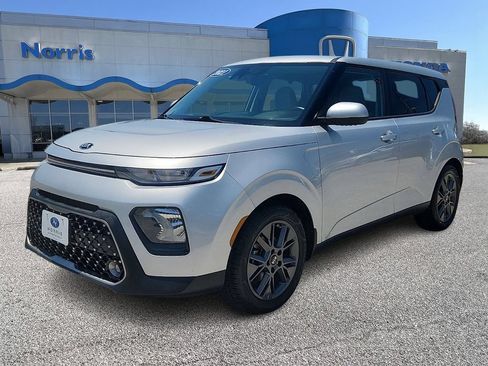 Used 2021 Kia Soul EX FWD image 2