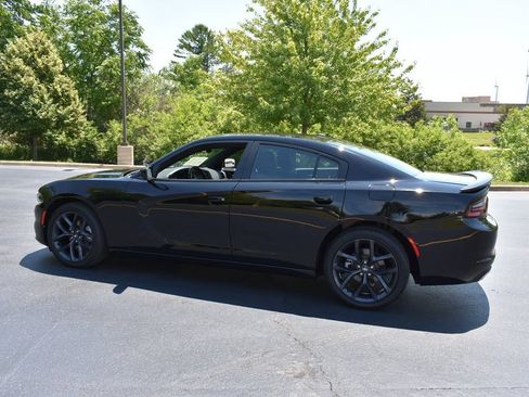 Used 2021 Dodge Charger SXT w/ Blacktop Package RWD image 7